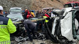 Trabzon Dernekpazarı'nda iki araç kafa kafaya çarpıştı: 7 yaralı