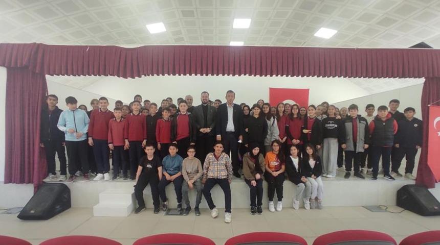 Hukukçular mesleklerini öğrencilere anlattı!