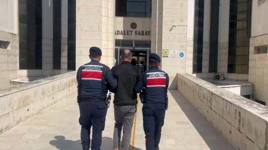 Balıkesir'de aranan hükümlü uyuşturucu madde satarken suçüstü yakalandı