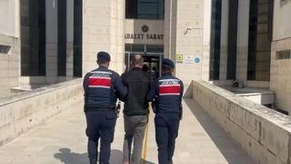 Balıkesir'de aranan hükümlü uyuşturucu madde satarken suçüstü yakalandı