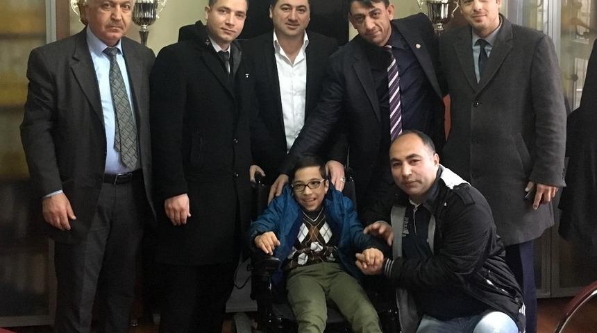 Engelli Ahmet&rsquo;in hayali "uzlaşma" ile ger&ccedil;ekleşti