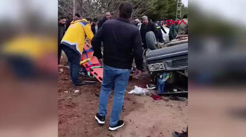 Kahramanmaraş'ta iki otomobil kafa kafaya çarpıştı! Ölü ve yaralılar var
