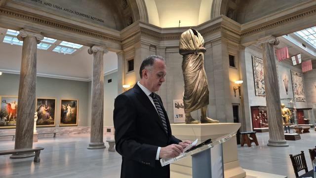 Yurt dışına kaçırılan Roma İmparatoru Marcus Aurelius'un heykeli Türkiye'ye iade edildi