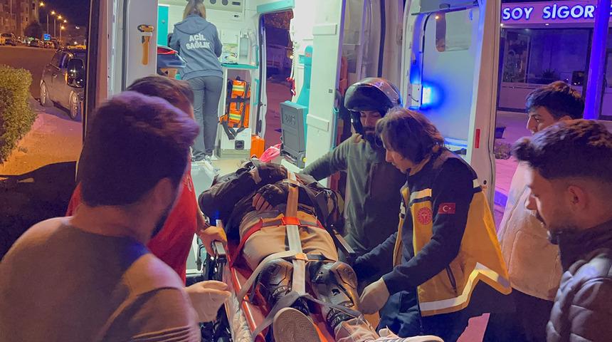 Otomobille kafa kafaya çarpışan motosikletin sürücüsü yaralandı