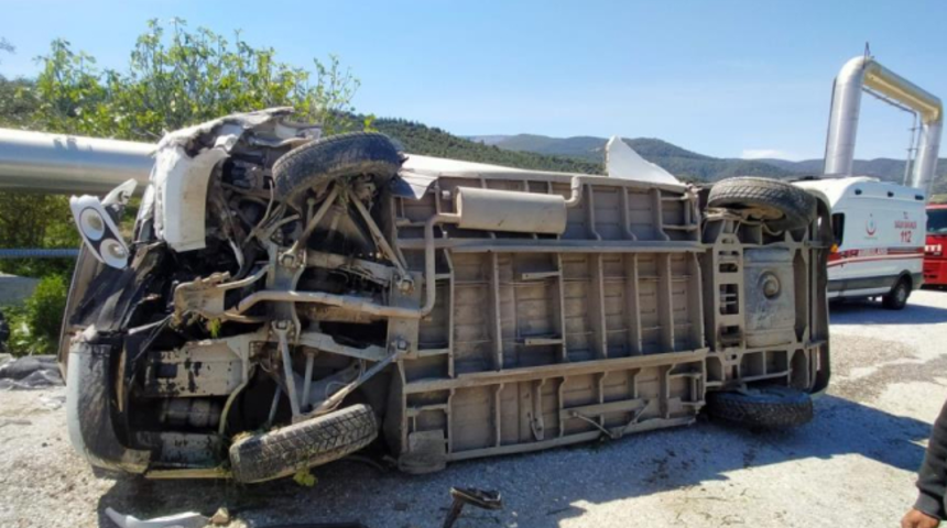 Denizli'de işçi servisi kaza yaptı: 7 yaralı