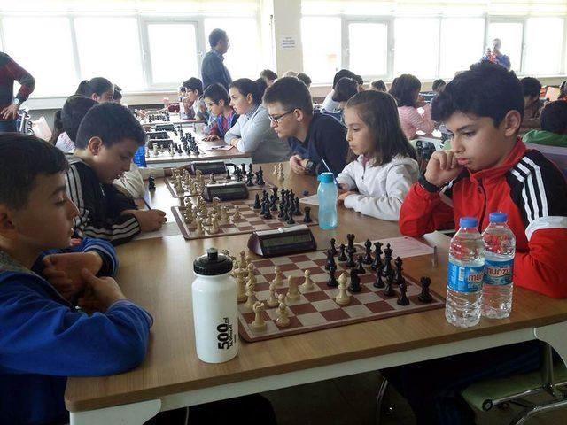 Erzincan’da satranç yıldızlar ve gençler takım turnuvası sona erdi