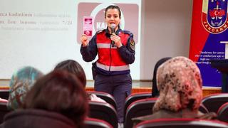 Jandarmardan kadına yönelik şiddetle mücadele konusunda bilgilendirme