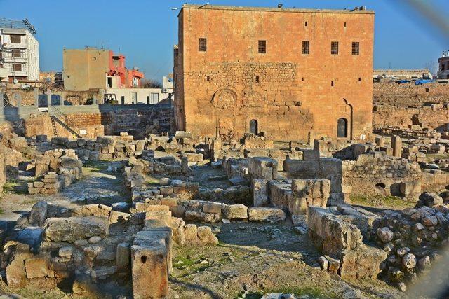 Nusaybin’de UNESCO adayı cami ve kiliseye ziyaretçi akını