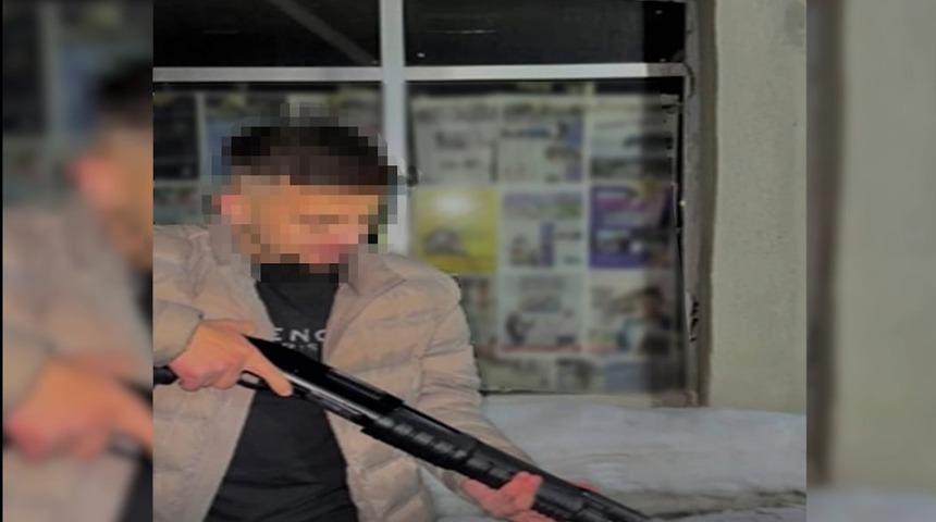 Sosyal medyada silahlı fotoğraflara göz yumulmadı: 4 gözaltı