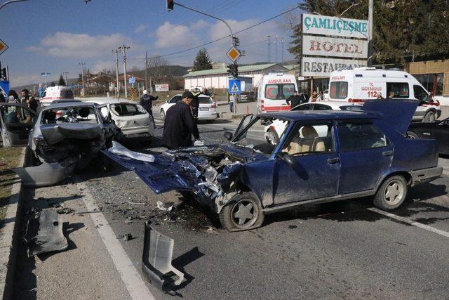 Bolu’da zincirleme trafik kazası: 3 yaralı