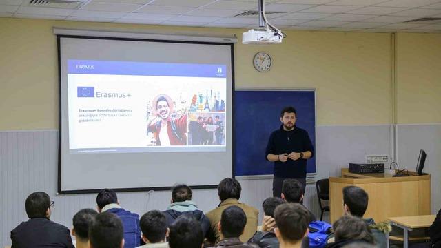 SUBÜ İstanbul’dan gelen lise öğrencilerini ağırladı