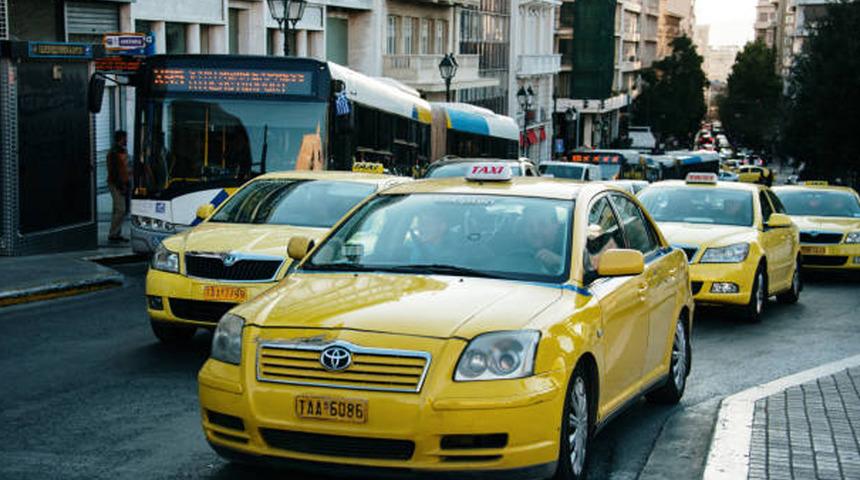 Yunanistan'ın başkenti Atina'da bugün taksiciler 24 saatlik greve gitti