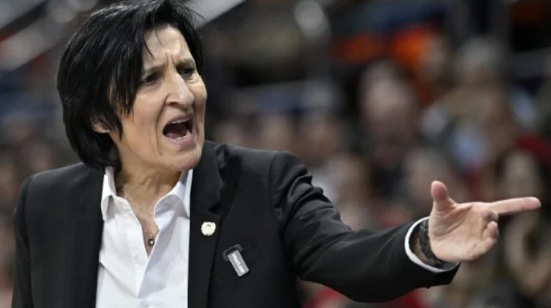 Fenerbahçe de bir dönem sona erdi! Kadın Basketbol şubesinde başantrenör ile yollar resmen ayrıldı 1