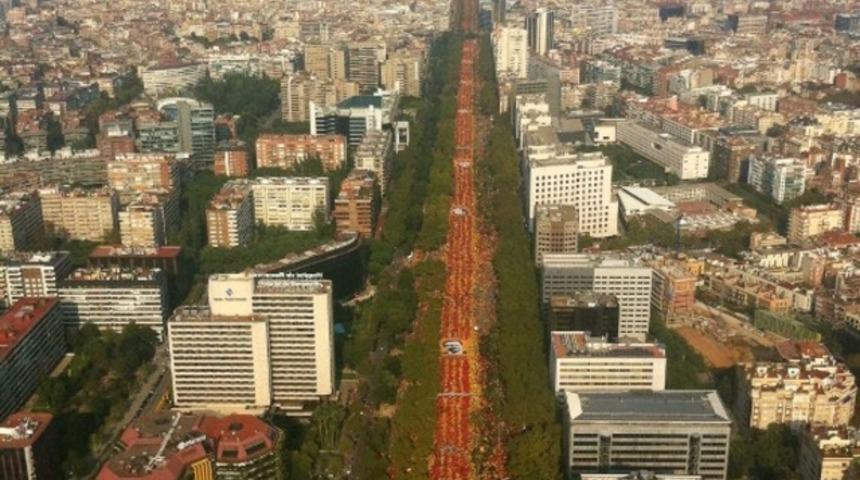 1 milyon Katalan bağımsızlık i&ccedil;in y&uuml;r&uuml;d&uuml;