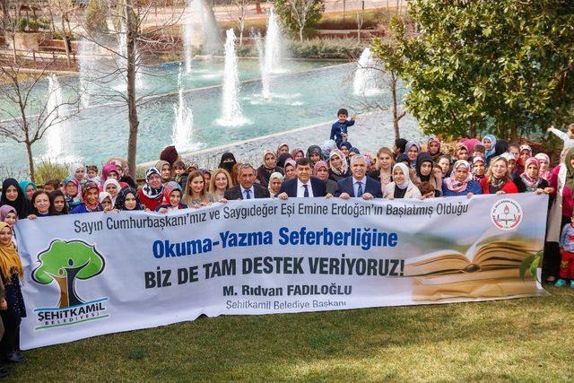 Okuma-yazma seferberliğine Şehitkamil’den destek sürüyor