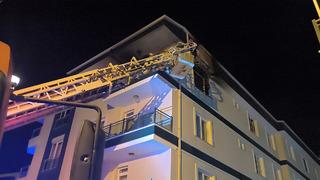 Kırşehir'de 4 katlı binada yangın paniği... 3 kişi dumandan etkilendi