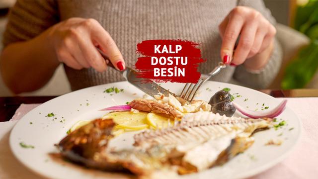 Kalp krizi gelmeden önlem alın! Bu besin kalbinizi zırh gibi korur: Omega-3 açısından zengin balık türleri hangileridir? Harvard Profesörü'nden uyarılar...