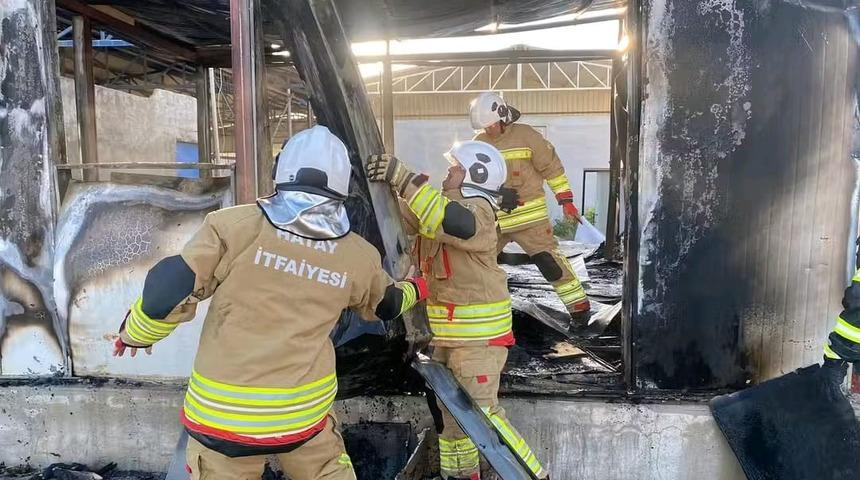 Alevlere teslim olan konteyner kullanılamaz hale geldi