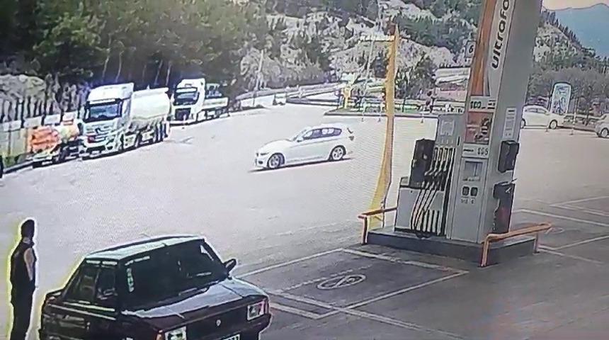 Akaryakıt istasyonunda attığı drift pahalıya patladı