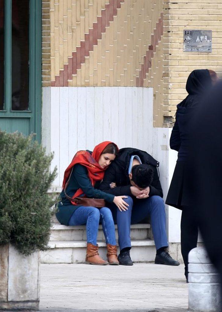 İran'da 66 kişiyi taşıyan yolcu uçağı düştü G1