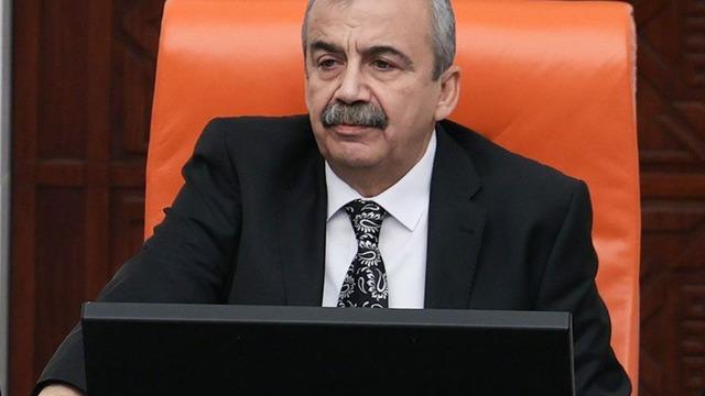 Selahattin Demirtaş, Sırrı Süreyya Önder'le ilgili detayı ilk kez açıkladı! Son görüşmede kalbini tutup...