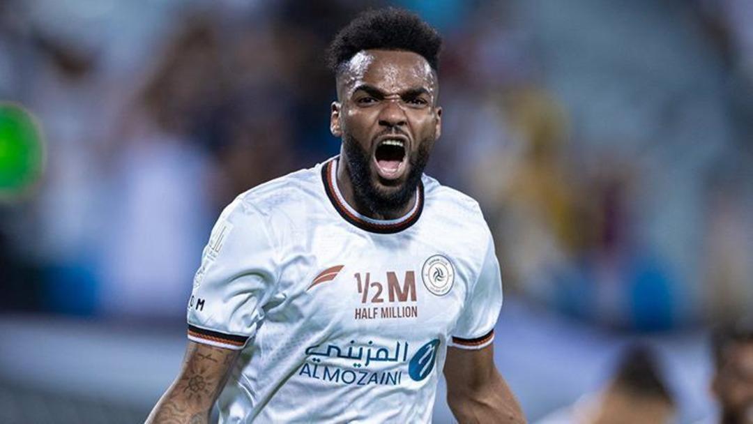 Süper Lig de gol kralıydı! Hatayspor da da forma giyen Aaron Boupendza 11. kattan düşerek hayatını kaybetti 5