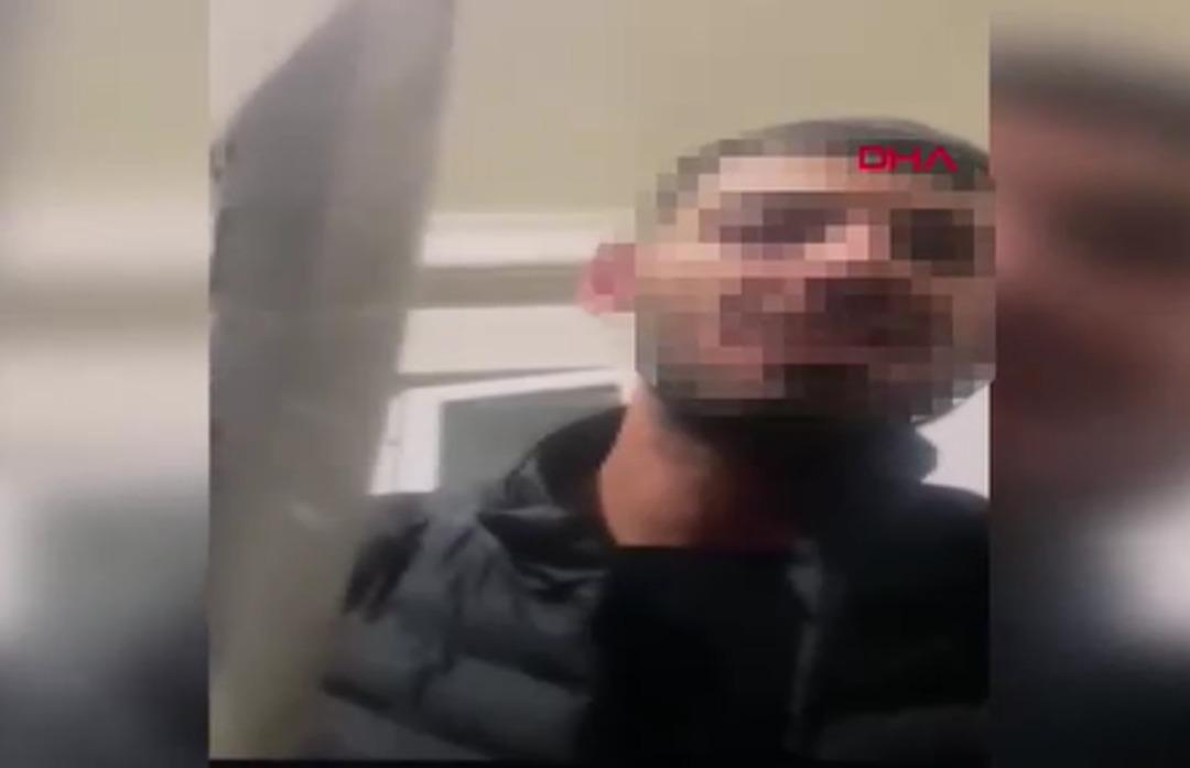 Satırı defalarca kez vurup tehditler savurdu... Annesiyle tartıştı, canlı yayında evi yaktı! 1