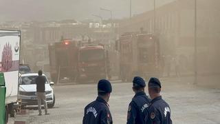 Diyarbakır'da sanayi sitesinde yangına itfaiye müdahale etti