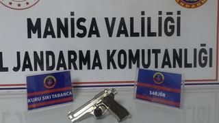 Manisa’da ruhsatsız tabanca ile yakalandı
