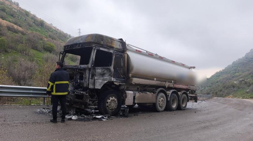 Şırnak’ta faciadan dönüldü! Akaryakıt tankeri alevlere teslim oldu