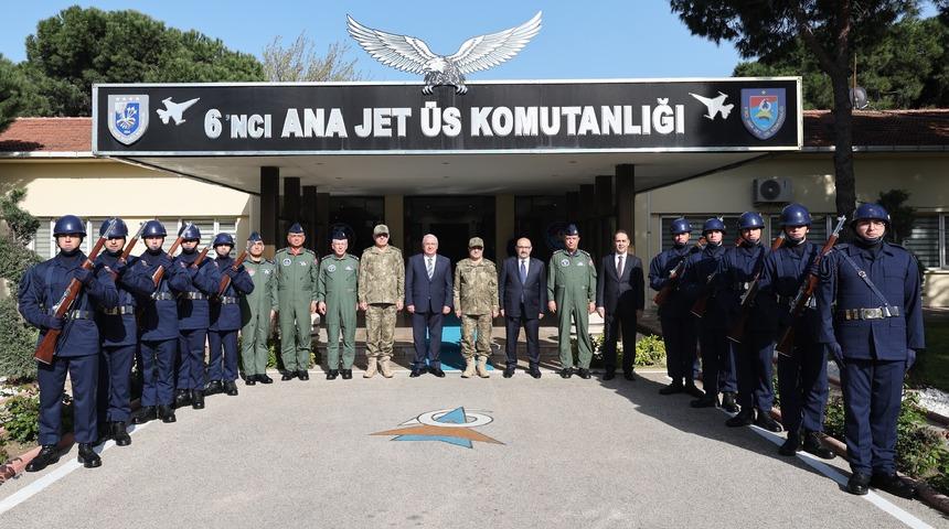 Bakan Güler, Bandırma ve Yalova'daki askeri birliklerde incelemelerde bulundu