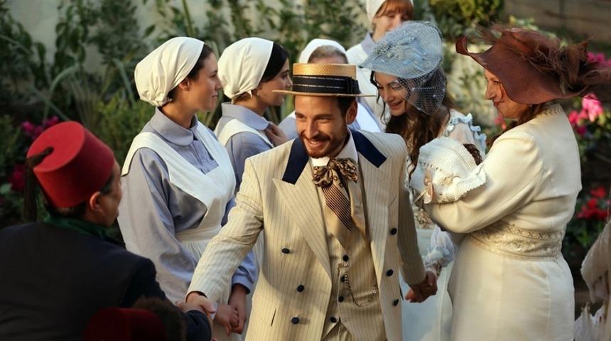 Şakir Paşa Ailesi setindeki yangının fotoğrafları ortaya çıktı! Oyuncular tek tek evlerine gönderildi 