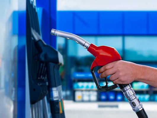 Gece yarısı pompaya yansıdı! Akaryakıta indirim geldi