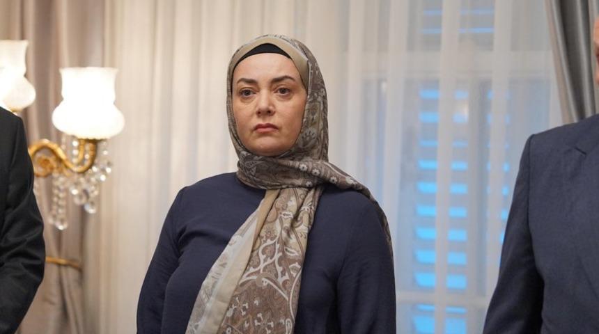 Kızılcık Şerbeti'nde kriz sonunda patlak verdi! Sibel Taşçıoğlu senaristi takipten çıktı! Açıklama gecikmedi 