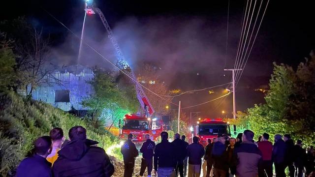 Sakarya’da korkutan yangın: 82 yaşındaki yatalak kadın son anda kurtarıldı