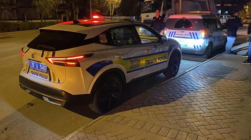 Motosiklete çarpan otomobil olay yerinden kaçtı: 1 yaralı