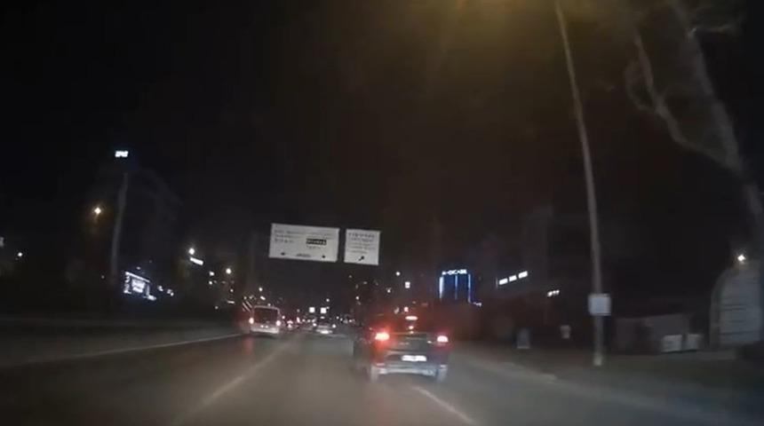 Makas atan araçlar, trafiği tehlikeye soktu