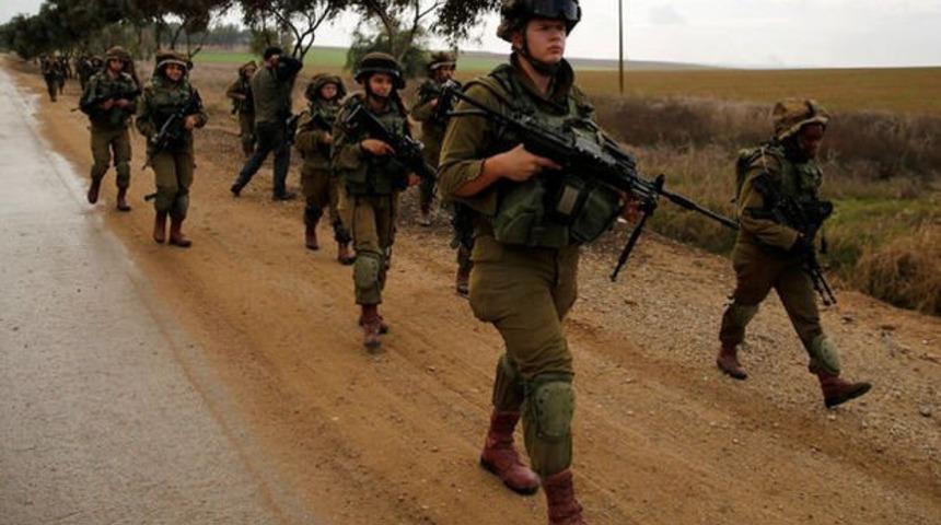 İsrail askerlerinden Filistinli &ouml;ğretmene g&ouml;r&uuml;lmemiş vahşet