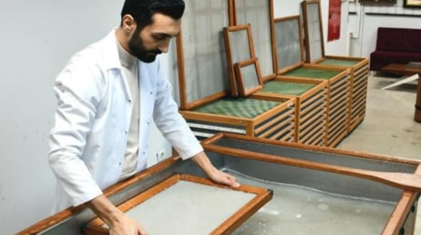 Kâğıtla anlatılan hikâyeler: “Palimpsest” Sergisi Türkiye’de ilk kez