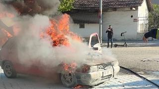 Denizli'de bakımdan çıkan otomobil alev topuna döndü