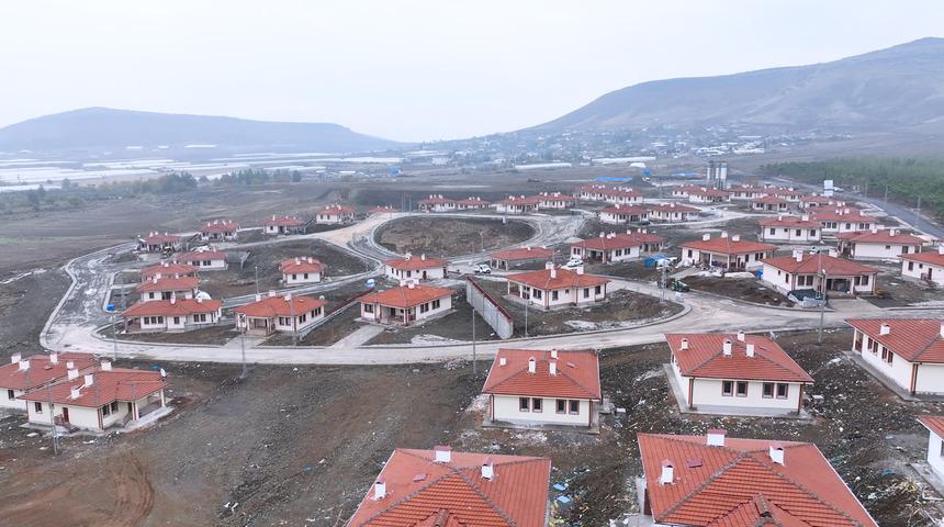 Bakan Kurum'dan 'k&ouml;y evleri' paylaşımı: "G&ouml;ren hayran kalıyor"
