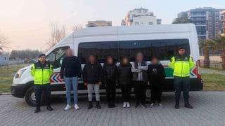 Türkiye'de kalış süresi dolan 4 şahıs yolda yakalandı