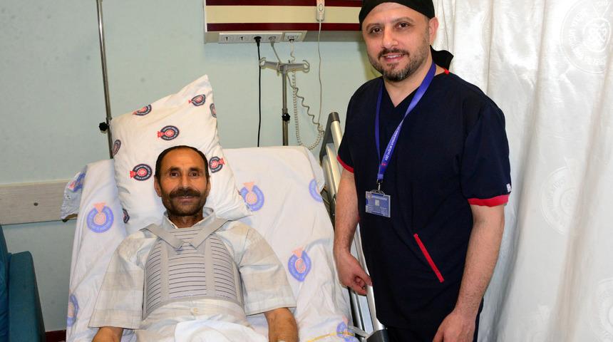 Aort damarı genişlemişti, 6 saatlik ameliyatla sağlığına kavuştu