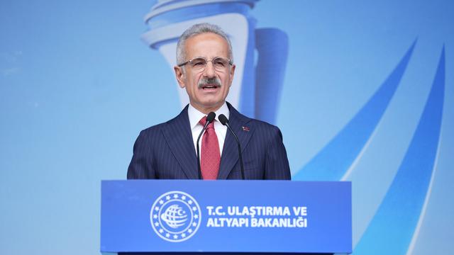 İstanbul Havalimanı'ndan eş zamanlı üçlü bağımsız pist operasyonu başladı