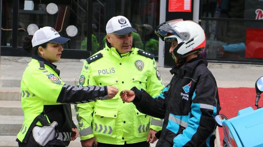 Hakkari’de motosikletlilere sıkı denetim