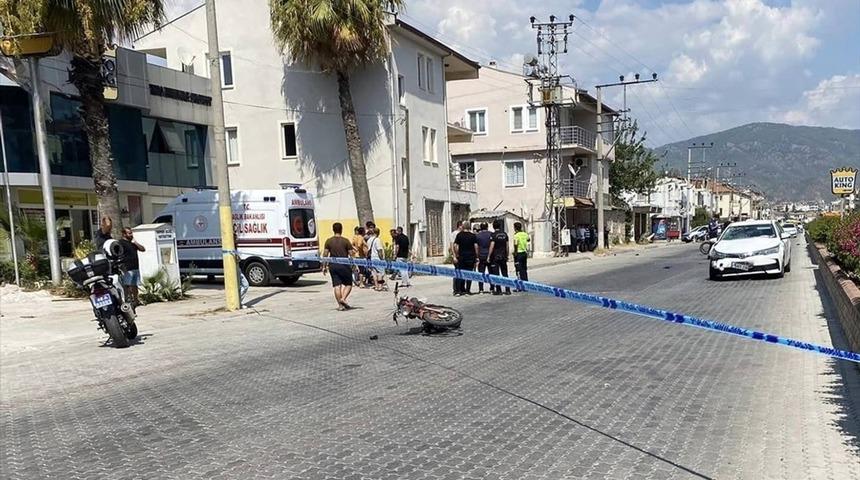 Muğla'da otomobille çarpışan motosikletteki sürücü öldü