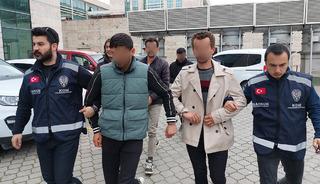 Ehliyet sınavına kopya düzeneğiyle giren 3 kardeş yakalandı