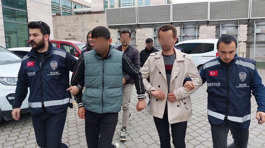 Ehliyet sınavına kopya düzeneğiyle giren 3 kardeş yakalandı