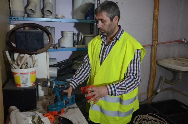 İlkokul mezunu tesisatçıdan 'Zeytin Dalı' kitabı