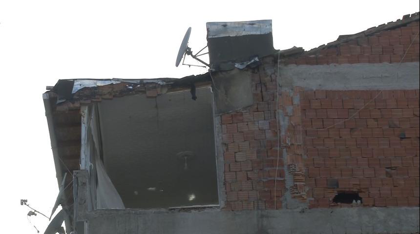 Avcılar'da akıllara durgunluk veren olay! Bina yıkılınca ortaya çıktı... 2 odanın duvarı yokmuş